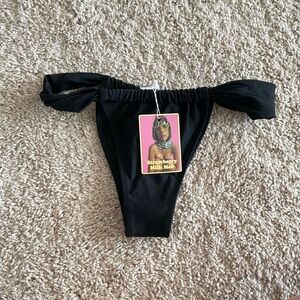 STRAWBERRY MILK MOB BLACK BOTTOM S